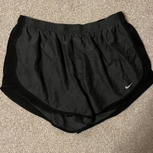 Black Nike Shorts 2X